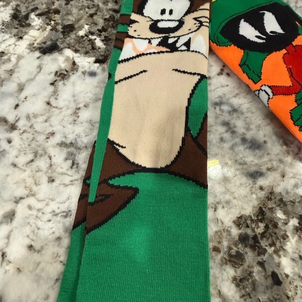 Tasmanian Devil & Marvin the Martian Socks mens